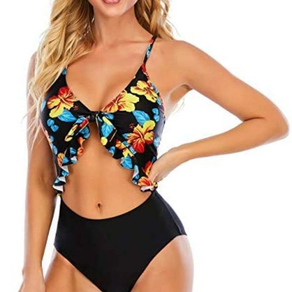 Women Cut Out One Piece Swimsuit - Picture 6 of 8
